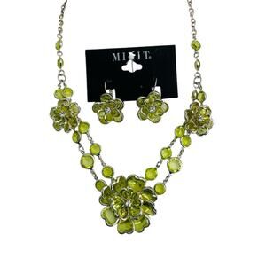 Mix It Green Flower and Silver Toned Acrylic Necklace and Earrings